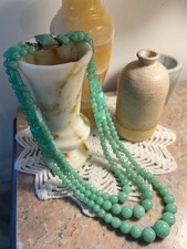 Collier ancien 3 rangs perles en chute verre de Pékin vert Tchèque 1940-1950