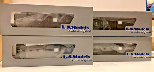 Models lot 4 voitures - ls, de