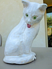 chat en terre cuite vernissée