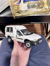 1:24 Scale 2001~2005 Chevrolet Opel Combo Sabre White Cargo Van Diecast Model