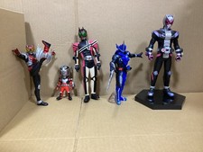 Lot de figurines Bandai