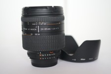 Nikon AF Nikkor 24-85mm f/2.8-4 D macro avec sa boite d'origine.