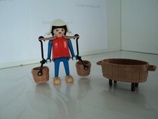 PLAYMOBIL vintage médiéval paysanne lavandière porteuse d'eau 3372 de 1977 #1