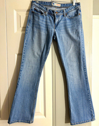 Levi demi curve - slim, fit