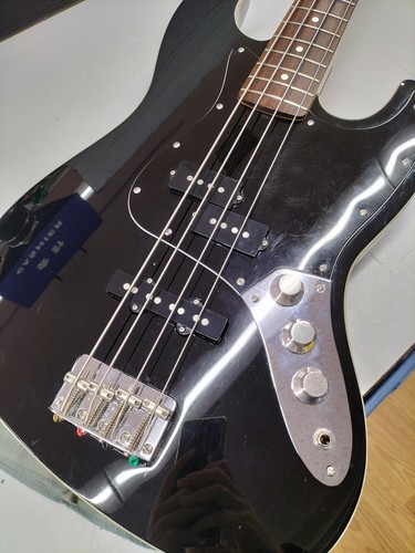 Guitare basse - (fender,