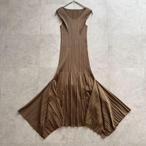 Pleats please issey - please, miyake