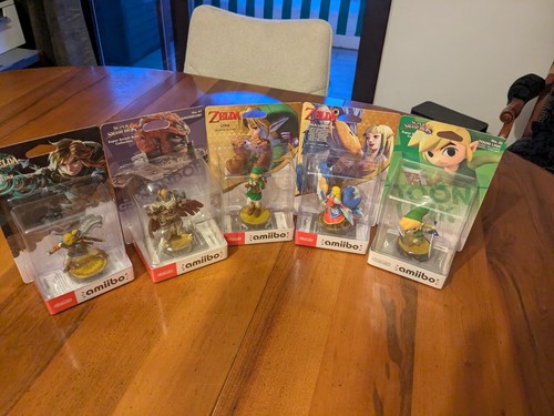 Lot 35 amiibo - 35,