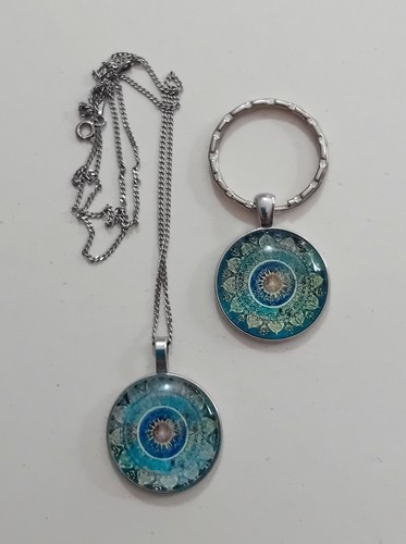 Collier avec pendentif mandala