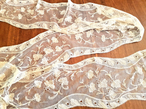 Tulle brodé début xxe - ,