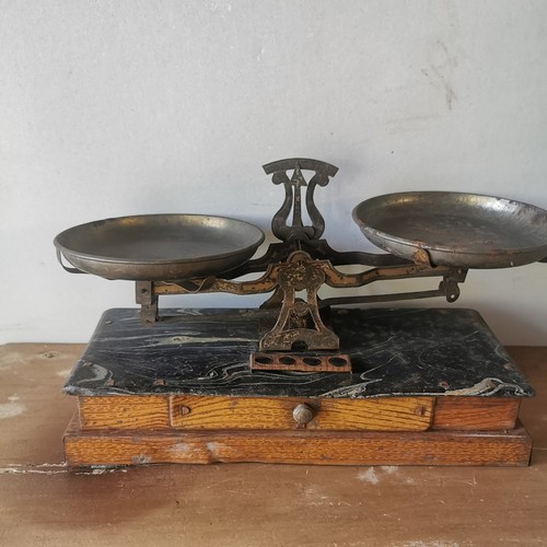 Ancienne petite balance jouet - ancienne,