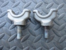 Demi-pontets de guidon pour