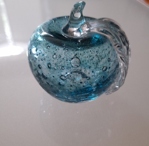 Jolie pomme bleue décorative - bleue,