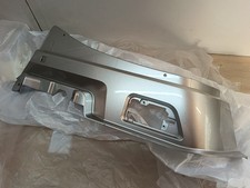 UN CARENAGE COUVERCLE GRIS