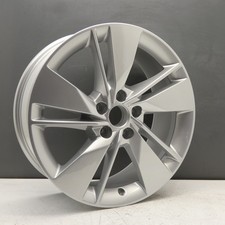 Audi Q2 Argent 18 " Alliage