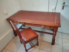 TRES BEAU BUREAU LOUIS PHILIPPE DESSUS CUIR
