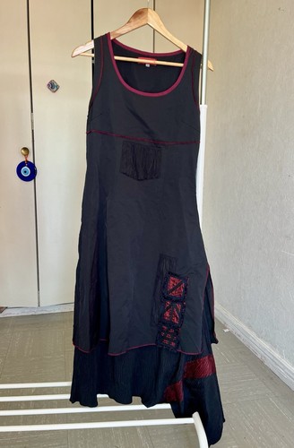 Black burgundy goth - &,