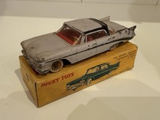 Dinky toys -Chrysler Saratoga