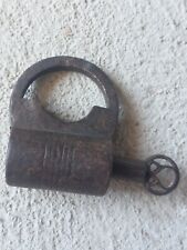 Ancien cadena avec clé