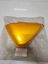 HONDA CB100-CB100K0-K1-CB125S0-CD125S SIDE COVER LH GOLD NOS JAPAN 83640-107-010
