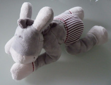 V9. DOUDOU PELUCHE NOUKIE'S
