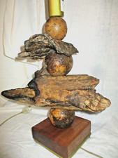 ORIGINAL PIED DE  LAMPE VINTAGE -BRUTALISTE -SUPERPOSITION BOIS DIVERS  41 cm