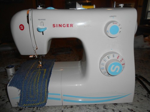 Singer sewing machine case - machine, w/