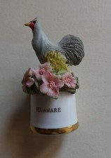 de à coudre en porcelaine la Poule