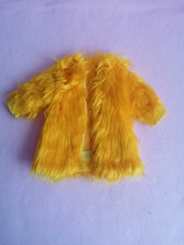 MANTEAU POUR LA POUPÉE DOLLY