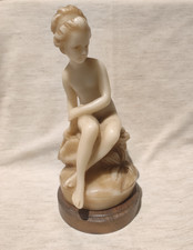 ancienne sculpture jeune femme cire perdu sur socle bois