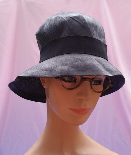 Chapeau cloche noir neuf - cloche,