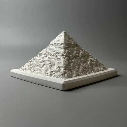 Sculpture pyramide égyptienne