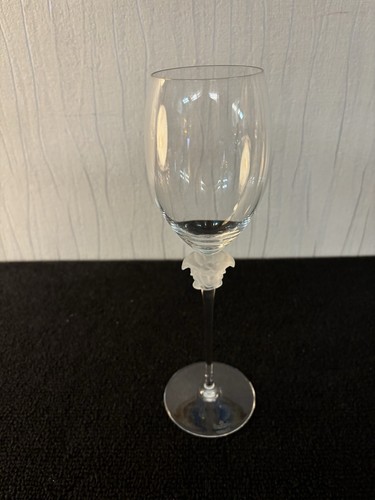 Verres vin modèle - à,