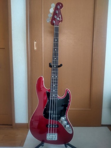 Guitare basse électrique