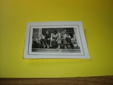 PHOTO D EPOQUE PERSONNAGES AVEC GONFLEUR COMPRESSEUR MICHELIN - inflator