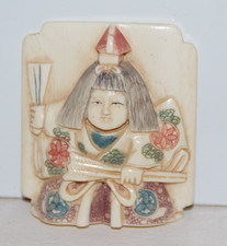 ANTIQUE JAPANESE WHITE NETSUKE SIGNED ON BACK