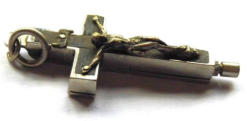 Ancien reliquaire crucifix
