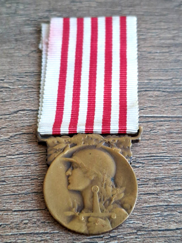 Une médaille commémorative