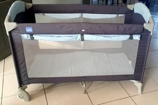 lit parapluie avec roues et rideaux Aubert concept