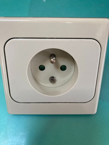 Legrand diplomat prise t - prise, 2p+t