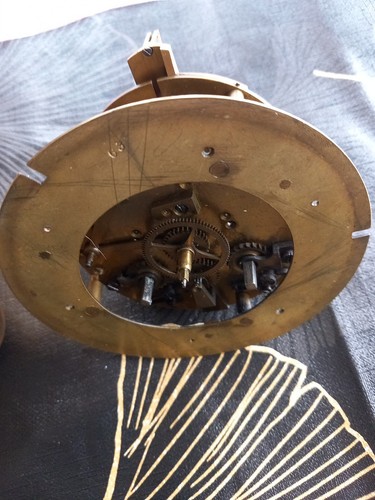 Ancien mouvement de - mouvement, nu