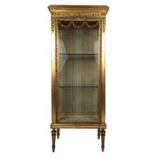 Vitrine de style Louis XVI en bois et stuc doré, vers 1900