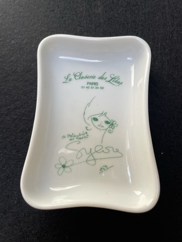 Empty pocket ashtray