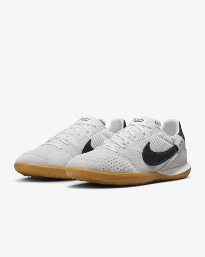 Chaussures football futsal - ,