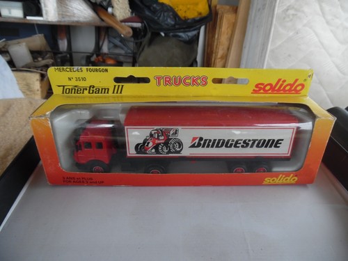 Solido camion mercedes