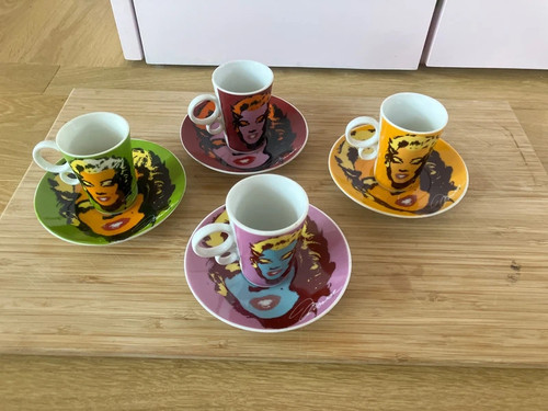 Set tasses à - 4,
