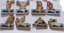 lot  8 pins differents jeux