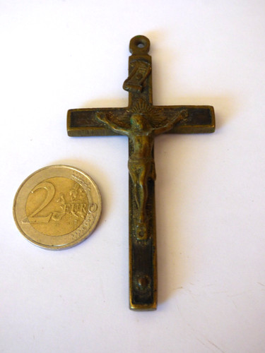 Ancien pendentif religieux