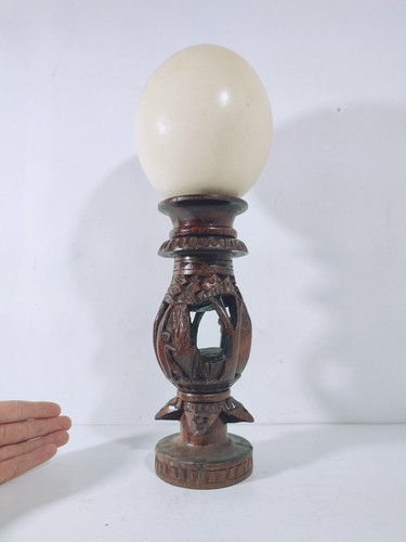 Oeuf autruche sur socle - oeuf, d'autruche