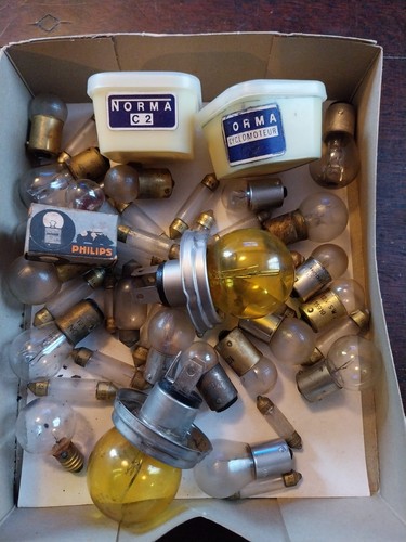 Ampoules anciennes automobile - ampoules,