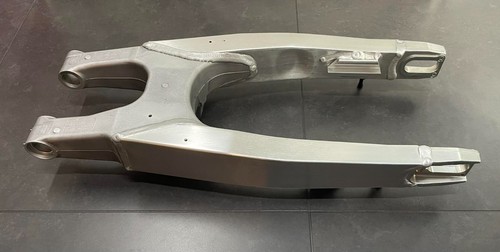 Nouveau bras oscillant suzuki - nouveau,